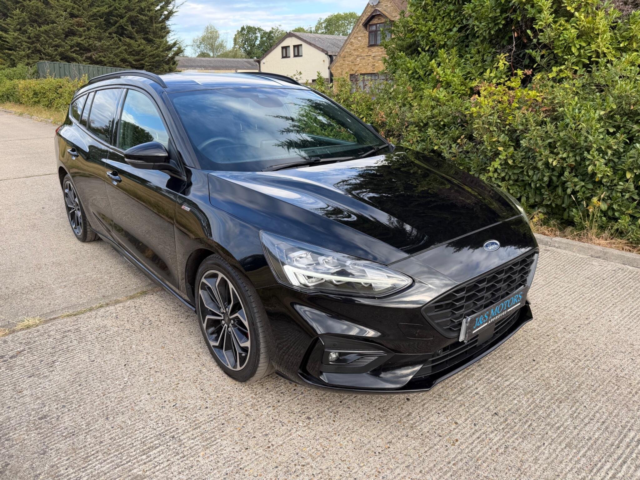 Ford Focus listing photo